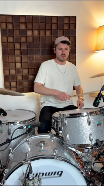 Recording some good old rock. My @ludwigdrumseurope kit and snare just get the job done no matter what 🥁♥️

Use 🎧

Music by @wirsindfindling 

#drums #drumrecording #homestudios #rock #ludwigdrums #meinlcymbals #stickwithrohema #drummersofinstagram