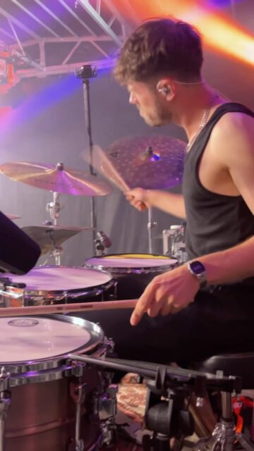 iPhone Audio, aber @tama_germany Starphonic ballert trotzdem wie Hölle 💥

Letztens mit @maiva.music (Sub für @johann.janssen_ )

#drumcam #livedrums #tamadrums #drummersofinstagram