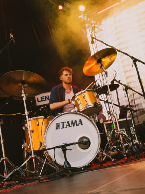 Mit @lislberto auf dem @hafensommerwuerzburg und @jukuu_festival 🫶🏼

📷: 
1, 2, 5, 7 @lmjpeg 
3, 4 @ganzobjektiv