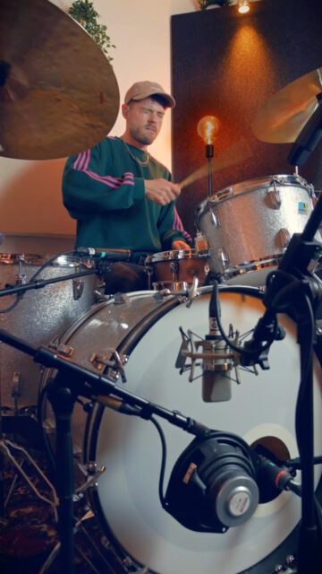 Little snippet from the latest session I did for an indie rock artist 🥁
Sounds best w/ 🎧

#drumrecording #sessiondrummer #indieartist #stickwithrohema #istanbulagop